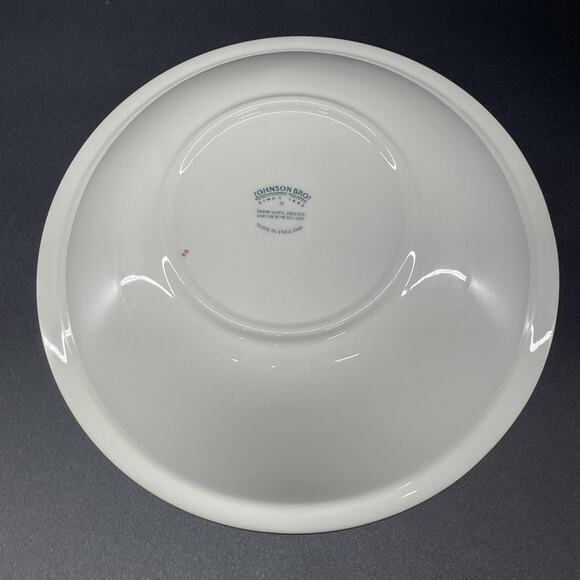 Vintage Johnson Brothers VICTORIAN CHRISTMAS Vegetable Serving Bowl 8.25" Round - Picture 5 of 6